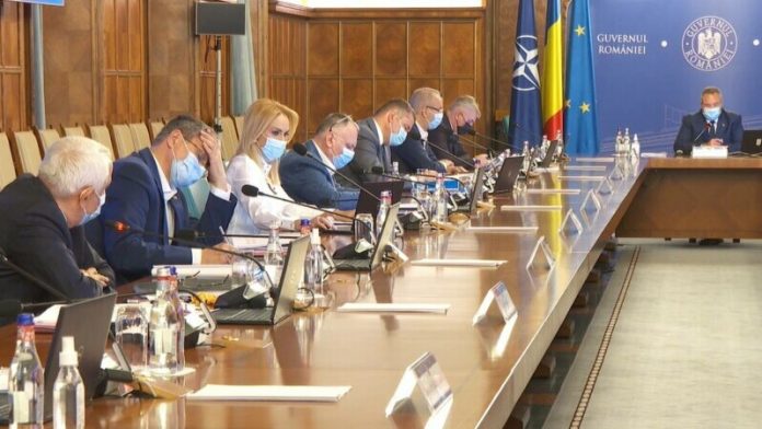 foto sedinta de Guvern cu masti pe fata