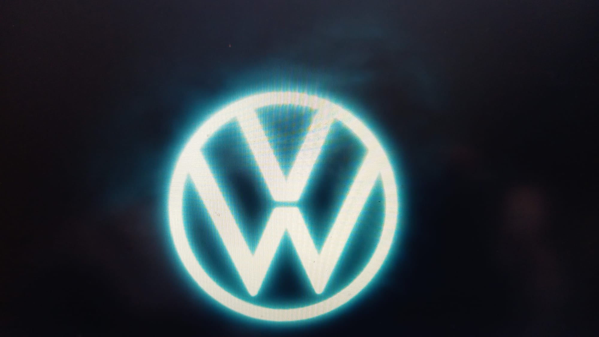 VIDEO MAŞINI ELECTRICE: Volkswagen investeşte peste 20 miliarde de euro