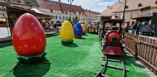 FILMUL ZILEI: Trenuleţul copiilor din Târgul de Paşte din Sibiu